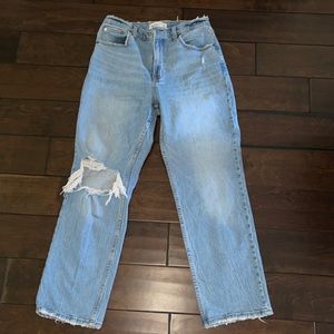 A&F 90s straight jean Ultra High Rise